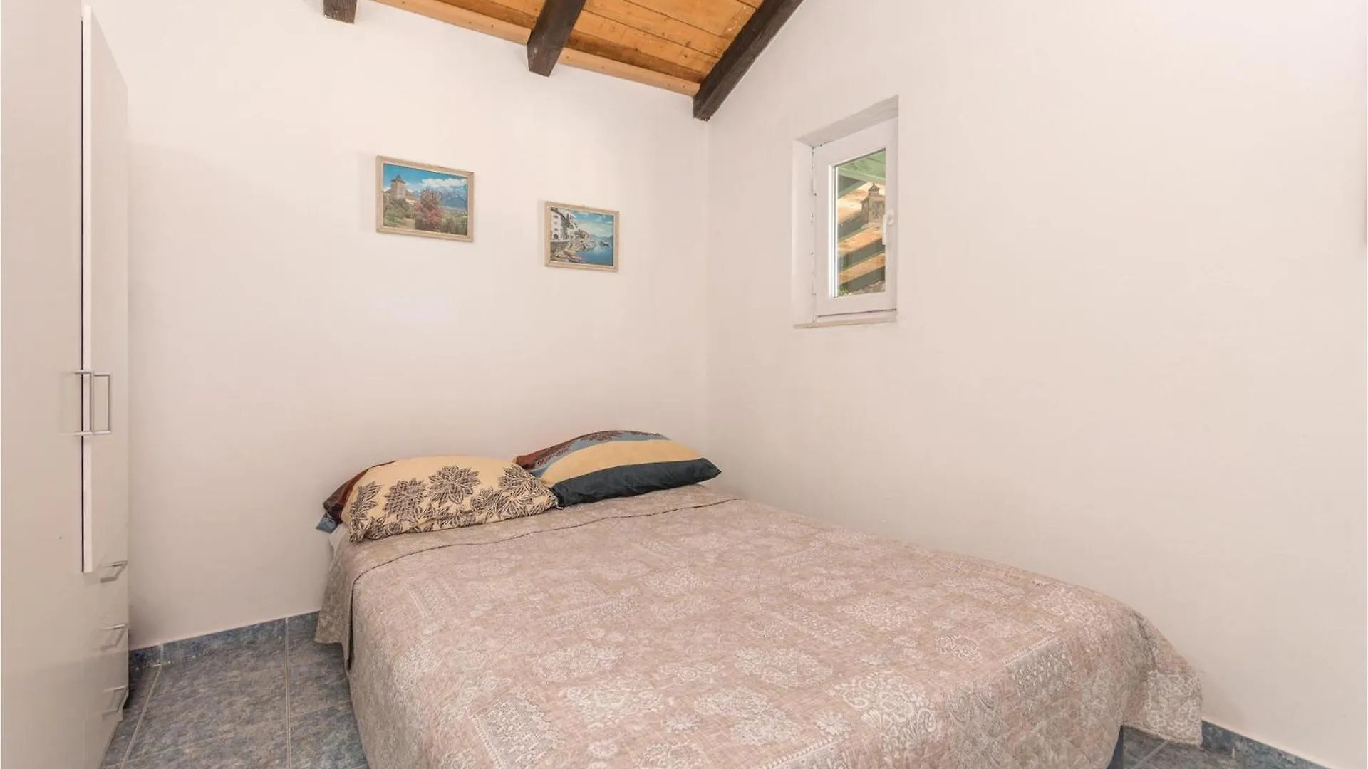 Amazing Home In Tkon With Outdoor Swimming Pool