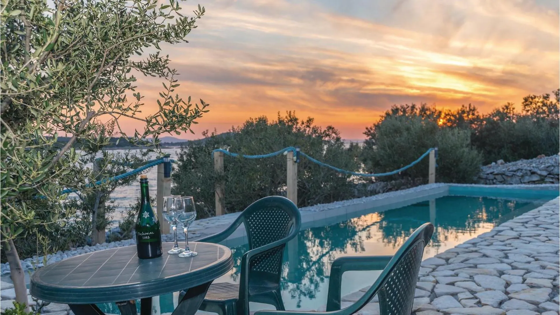 Amazing Home In Tkon With Outdoor Swimming Pool